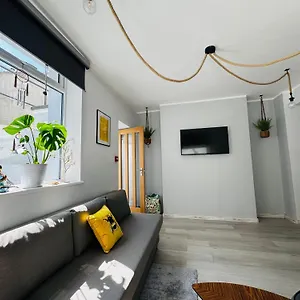 https://bright-holidays-kemptown-apartment.brighton-hotels-england.com
